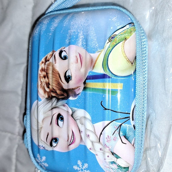 Disney Frozen hardshell zipper purse/ BUNDLE ONLY 2or more items - Picture 2 of 6